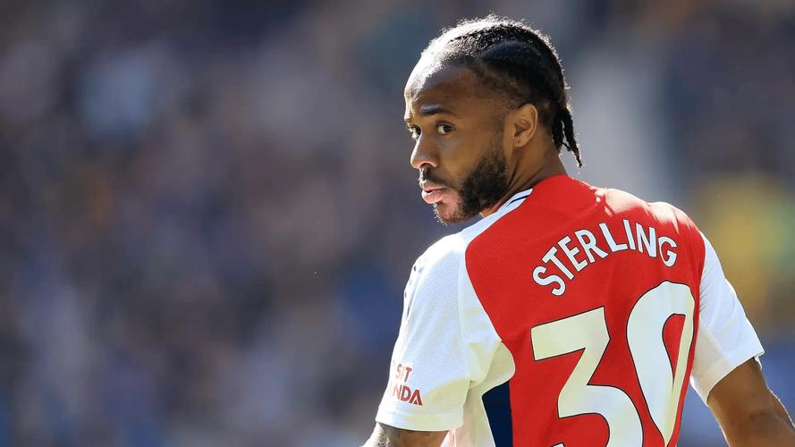 韦斯·布朗给斯特林建议：为感受到被爱而加盟雷克瑟姆