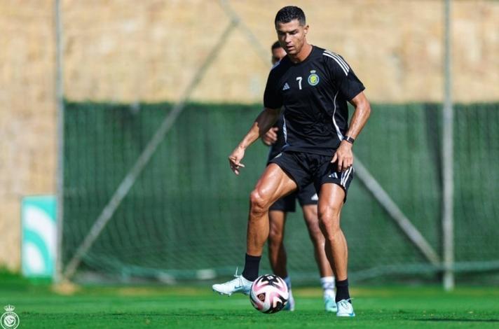 C罗更新社媒晒训练照，宣告回归利雅得胜利球队