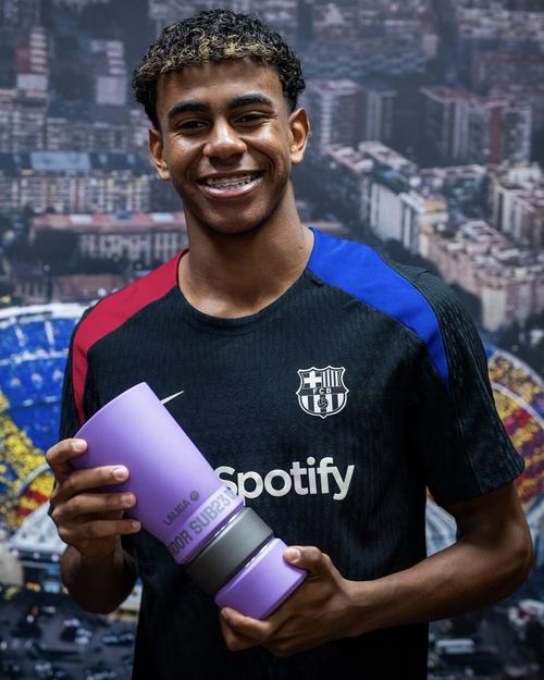 西甲最年轻连续进球纪录!亚马尔18岁205天四场连斩