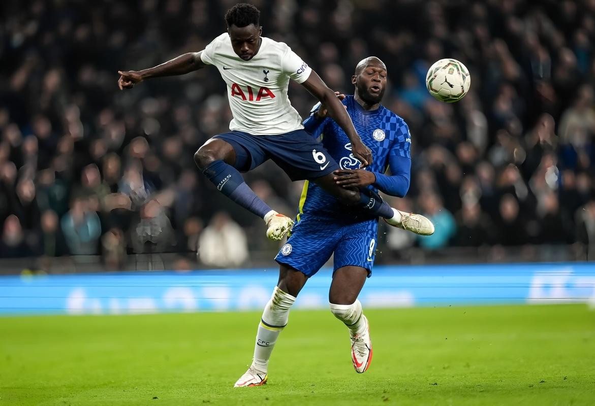 塞梅尼奥随曼城进决赛，对比8月联赛杯出局经历