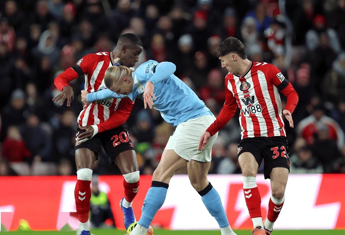 最新英超争四赔率解读：阿森纳榜首，曼城维拉曼联谁将掉队