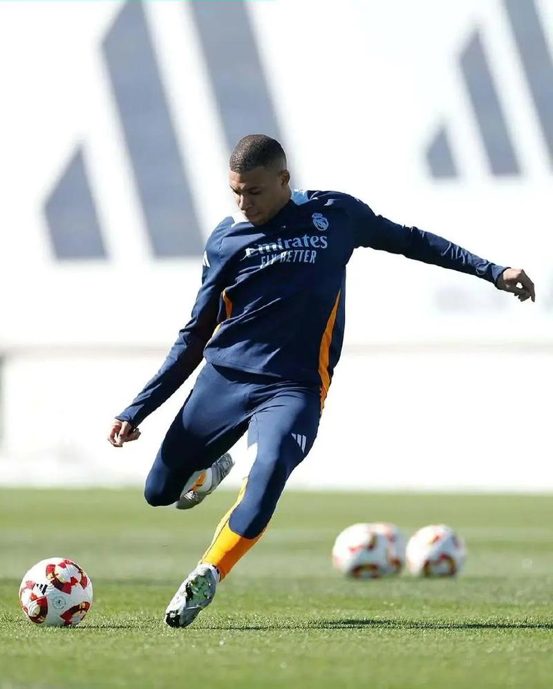 皇马训练更新：姆巴佩回归，罗德里戈贝林厄姆缺席