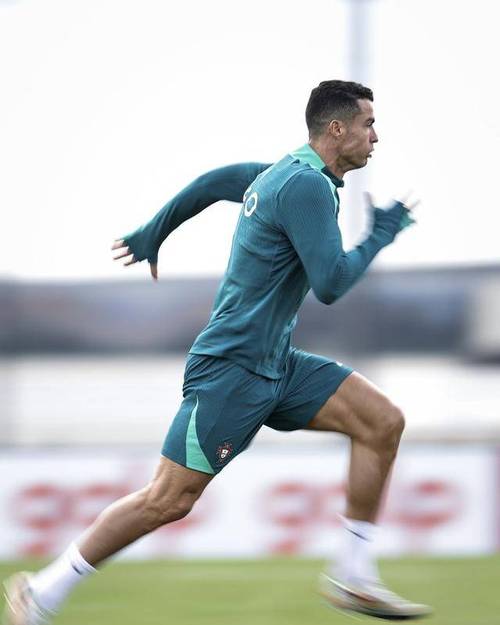 专注训练！C罗社媒晒照预热回归，此前已连续缺战3场比赛