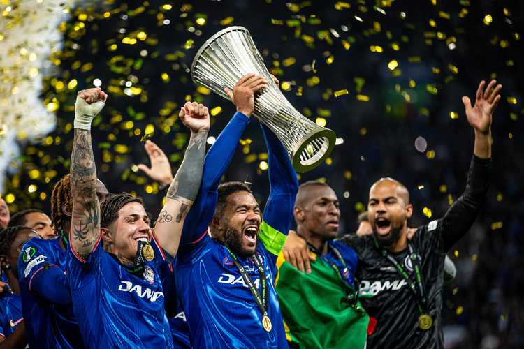 足总杯：切尔西四球横扫赫尔城，内托斩获帽子戏法