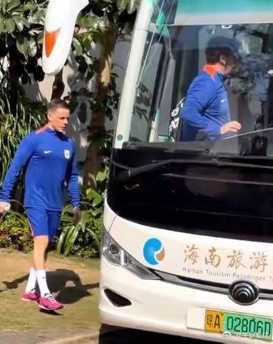 官方：智囊团迎来强援，三名西班牙籍助教加盟