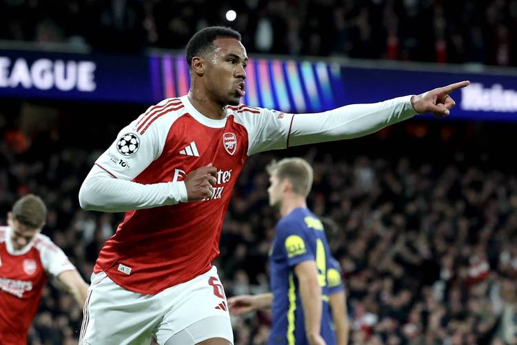 舍什科透露：受父亲影响，我最早踢的位置是门将