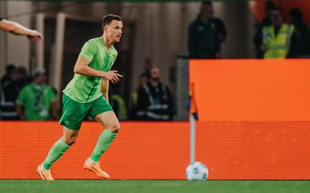 不莱梅主场0-3不敌拜仁，射门14次但射正效率低下