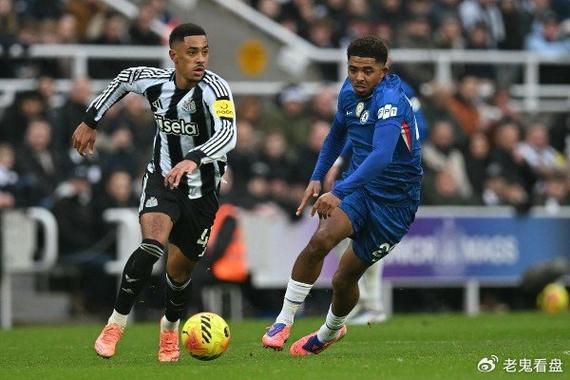 罗杰斯不满旧将，倒竖拇指回击拉姆塞亲吻纽卡队徽事件