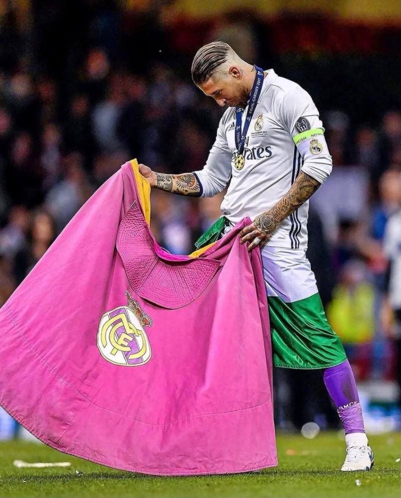 前西班牙主帅罗伯特·莫维埃达哥斯达黎加帅位