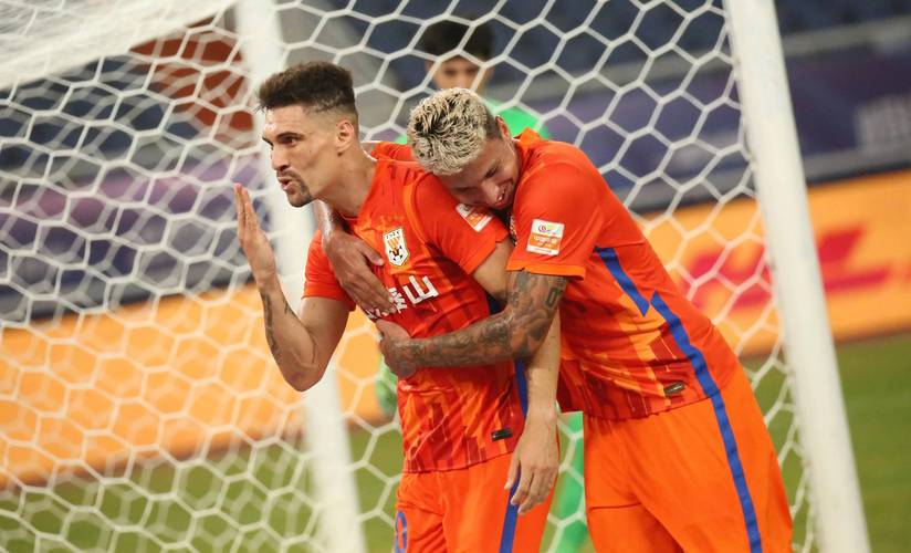 佩德罗·阿尔瓦罗正式加盟山东泰山队