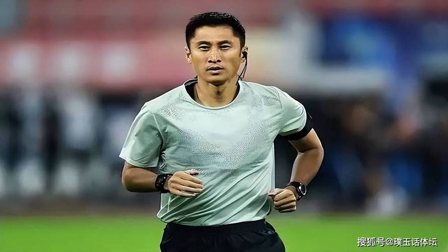 马宁哨响亚冠赛场，新月2-1力克对手，努涅斯包办两球