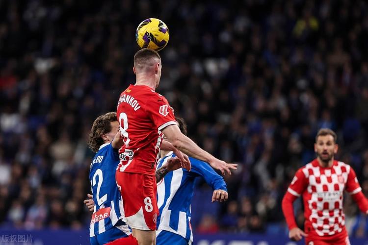 西媒：巴萨因赫罗纳绝杀未吹愤怒，曾因孔德踩踏失进球