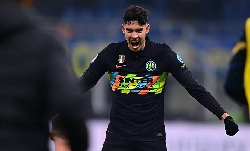 明日00:15锁定！巴斯托尼出席欧冠发布会，亲自直面争议话题