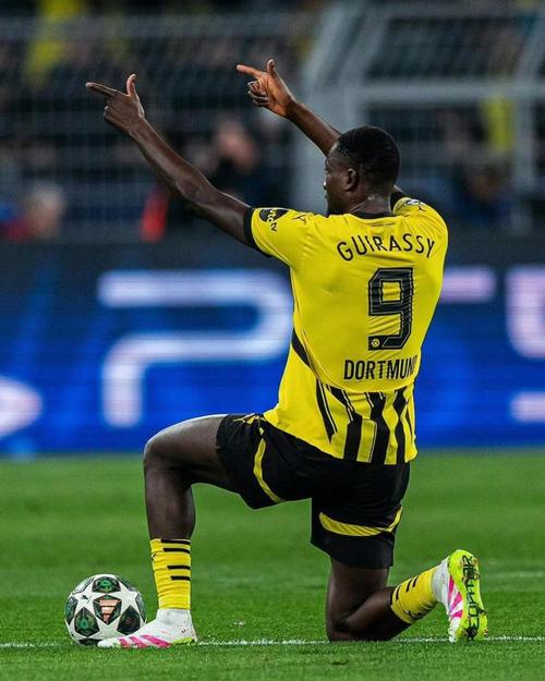 世体曝马丁留队意愿强，AC米兰计划恐落空