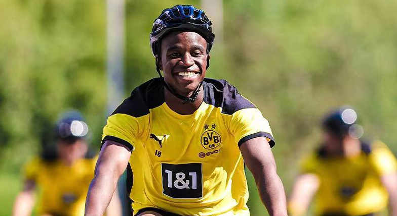 多队争抢拜仁16岁高塔门将普雷斯科特