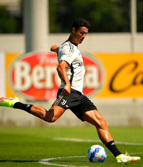 菲戈最大敬意给C罗：2004年便识其惊人天赋