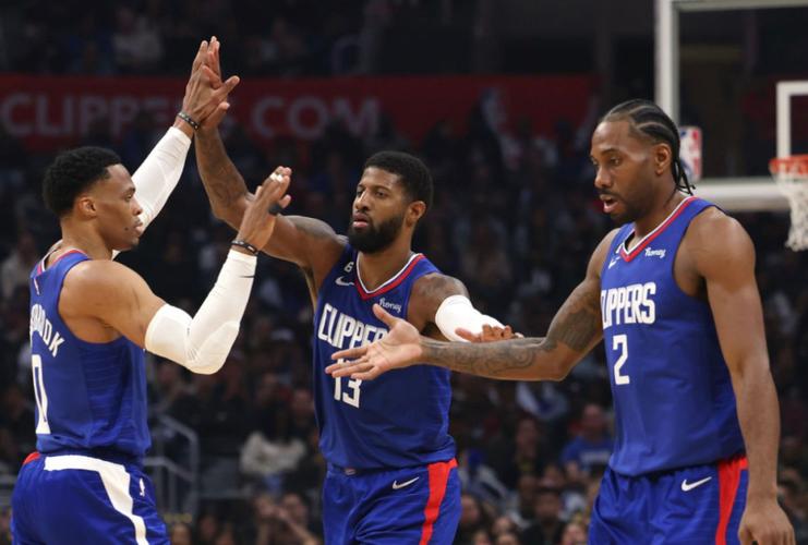 安东尼如何成为参考？阿布德揭秘更衣室领袖作用