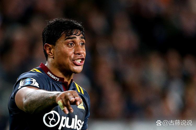 卡里克指出梅努可继续进步，自己热爱曼联工作