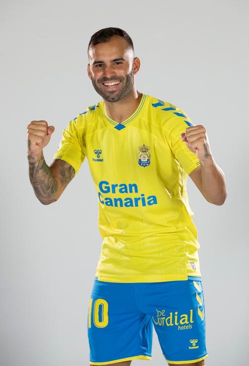 赫塞称隔着球衣说话可疑，解析穆帅维护言论动机