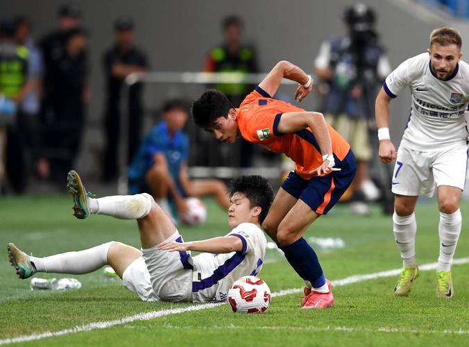 青岛日报：海牛俱乐部备战新赛季，瞄准门将边锋补强