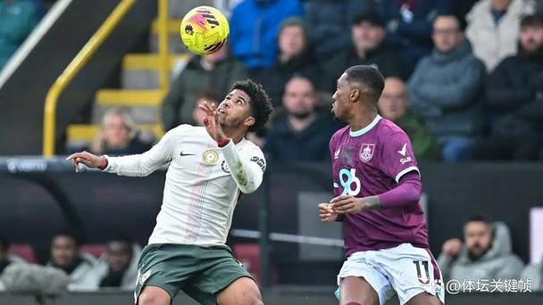 切尔西半场1-0伯恩利，佩德罗进球帕尔默失单刀