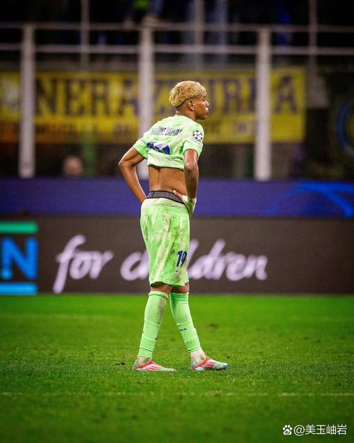 卡奎雷特空门得手，尤文门将出击失误导致球队两球落后