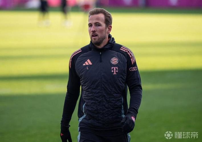 半场速报：帕夫洛维奇世界波，凯恩头球，拜仁2-0法兰克福