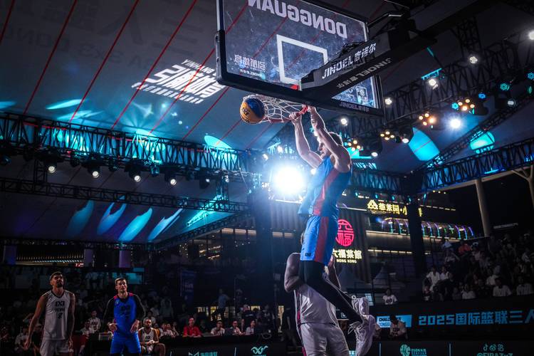 现场75673人观战！洛杉矶队3-0力克迈阿密刷新MLS上座纪录