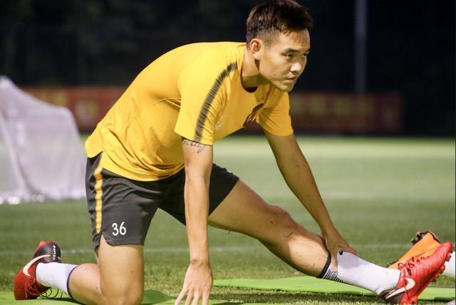 球员邓宇彪李星贤即日起加盟南通支云队