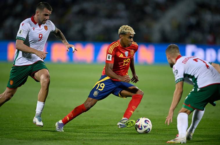 亚马尔创18岁身价纪录：德转估值2亿欧元惊艳足坛