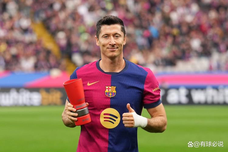 莱万称未感觉运动能力下降，巴萨调整高位压迫策略