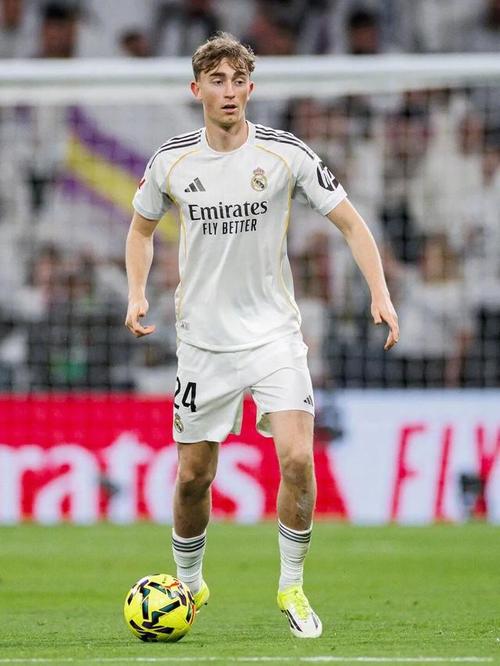 皇马歧视性歌曲事件发酵，赫伊森微博致歉被指诚意不足