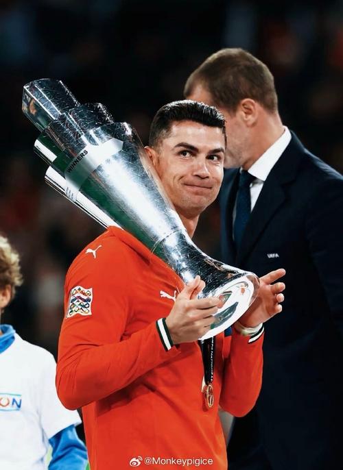 葡萄牙主帅：C罗的伟大超越世界杯，足坛传奇当之无愧