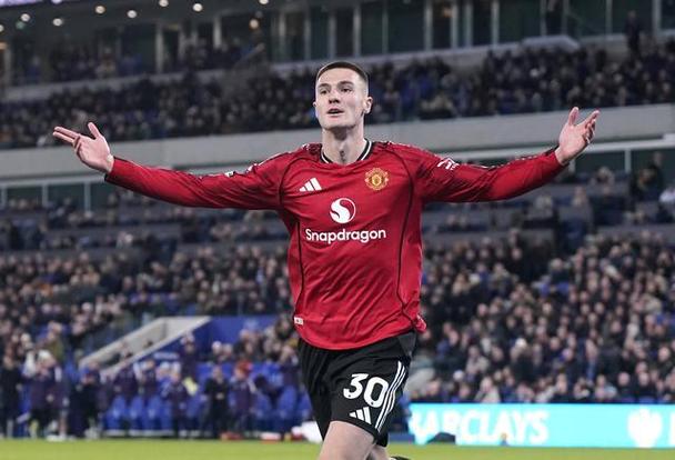 替补奇兵舍什科持续高光，内维尔呼吁下一场务必首发