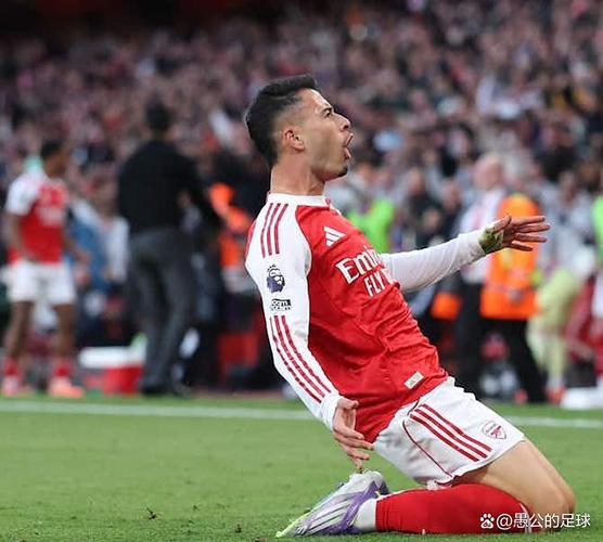 旧将点评阿森纳：要夺冠就别太惊险，曼城往事可作前车之鉴