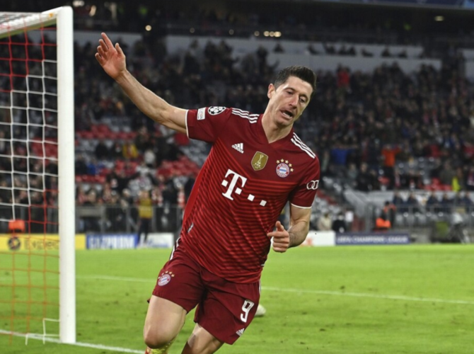 一场比赛独造4球？本塞拜尼的灾难性表现回顾