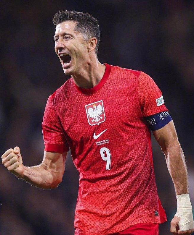 莱万成西甲历史第5位37岁后单赛季打进超10球球员，有望打破纪录