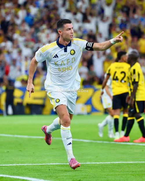 豪取联赛10连胜！C罗社媒：我们携手共进，一场非常重要的胜利