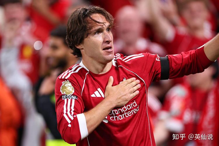 又是角球！麦卡凌空抽射入网，埃基蒂克传射，利物浦30领先