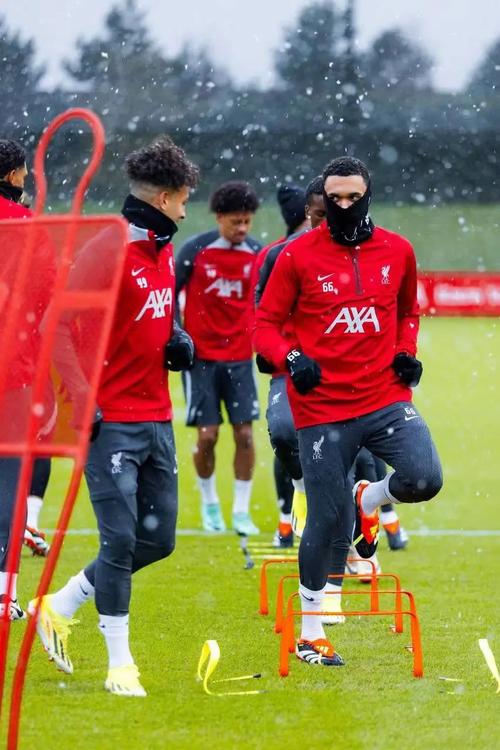 利物浦半场狂轰3球！射门10-5射正4-1全面压制西汉姆联