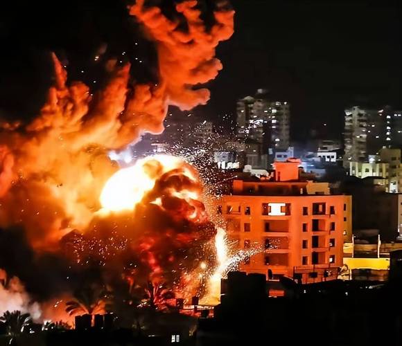 西亚足坛震荡！伊朗局势引发多地联赛暂停危机