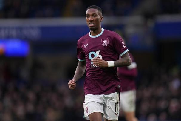 伯恩利前锋赛后谈：VAR取消进球是比赛转折点