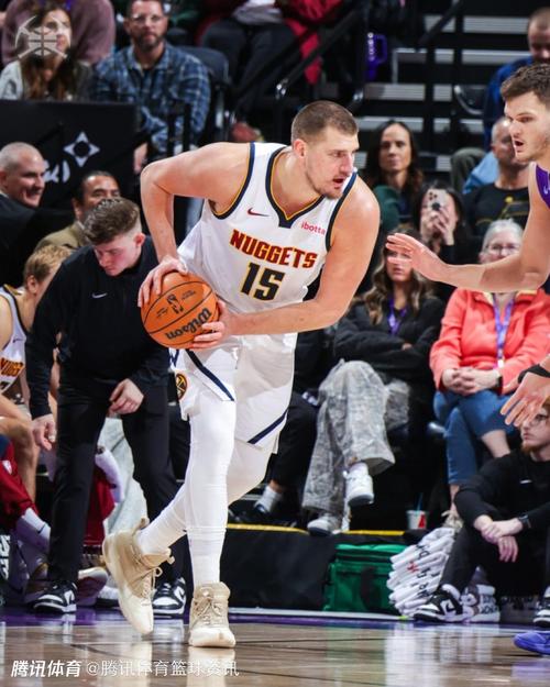 撑不住！约基奇第三节独得17分三节砍下38分8板5助