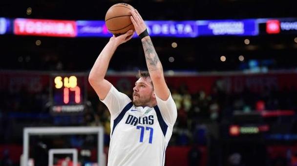 东契奇称很高兴肯纳德加入“我的球队”随即改口“我们的球队”