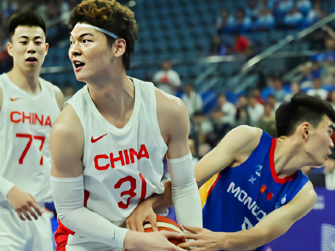 一言为定王哲林打趣：明年参加扣篮大赛我也想当当扣篮王