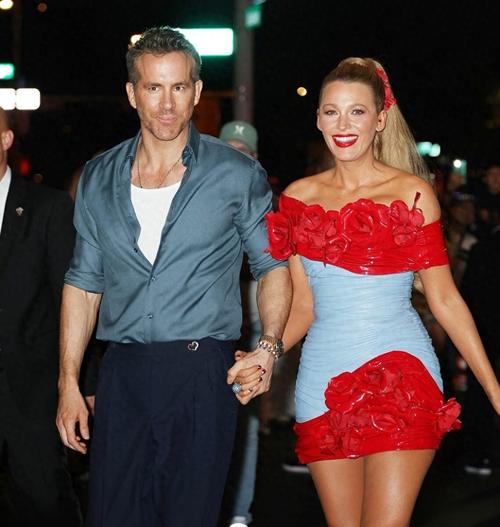 国际巨星！雷克瑟姆老板“死侍”瑞安雷诺兹，现场观战vs切尔西