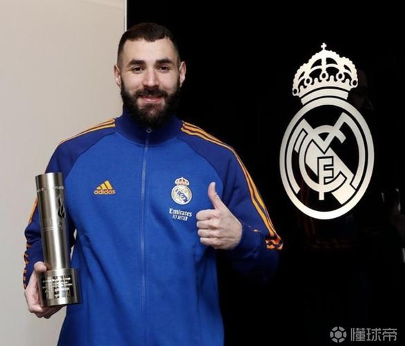 埃泽：场地很艰难但任务完成，我们正在争取所有能赢得的奖杯