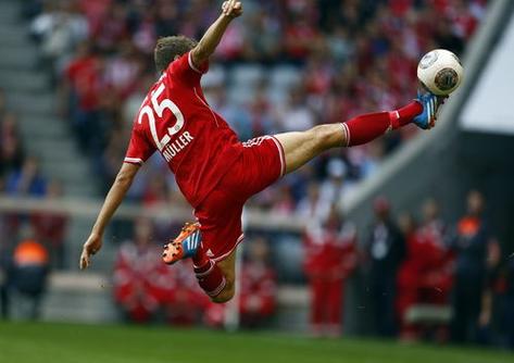 虚惊一场！10人雷克瑟姆角球机会破门，但越位进球无效