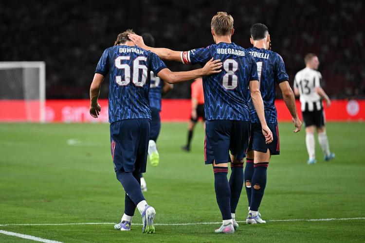 16岁道曼本场数据：5射3正，2关键传球，2次错失良机，评分7.3分