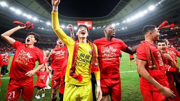 在中超赛季揭幕战中，上海海港胜率最高场均进球最多